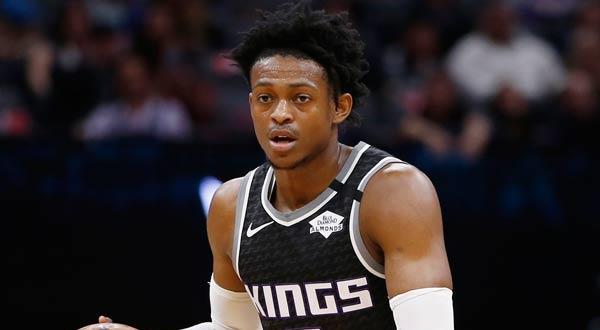  国王福克斯提前顶薪续约五年  