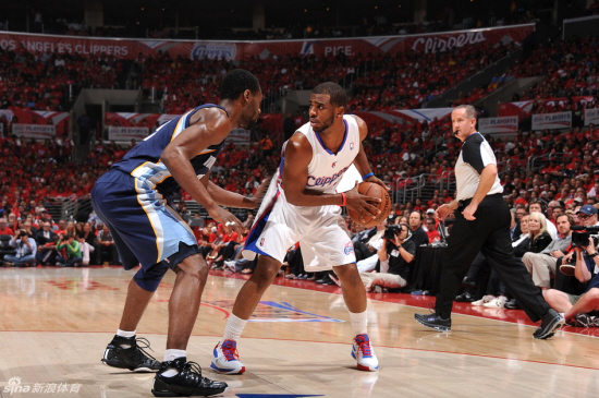  灰熊贝恩斯三分八中六 30分助队力克快船  