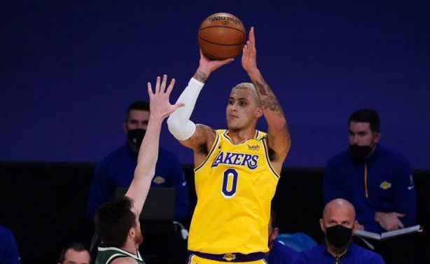  锡安复出砍40+20统治攻防两端  