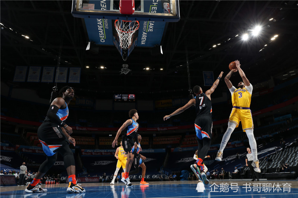  萨博尼斯全能数据掌控全场，国王力擒独行侠冲击季后赛  