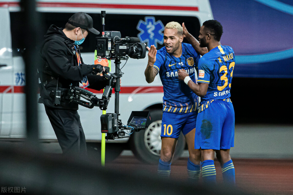  昂热主场憾负里尔，连续错失单刀暴露锋无力